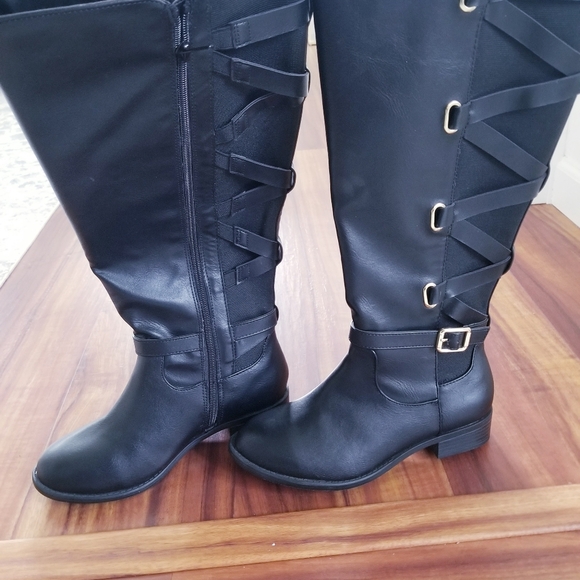NWB Leather Boots size 6W - Picture 3 of 13